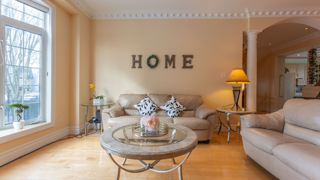 Photo of Livingroom in East York