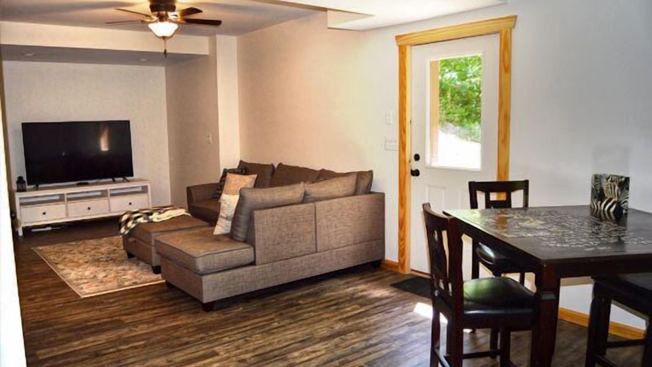 Photo of Livingroom in Stanardsville