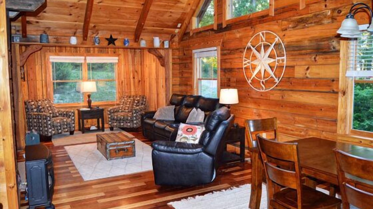 Photo of Livingroom in Stanardsville