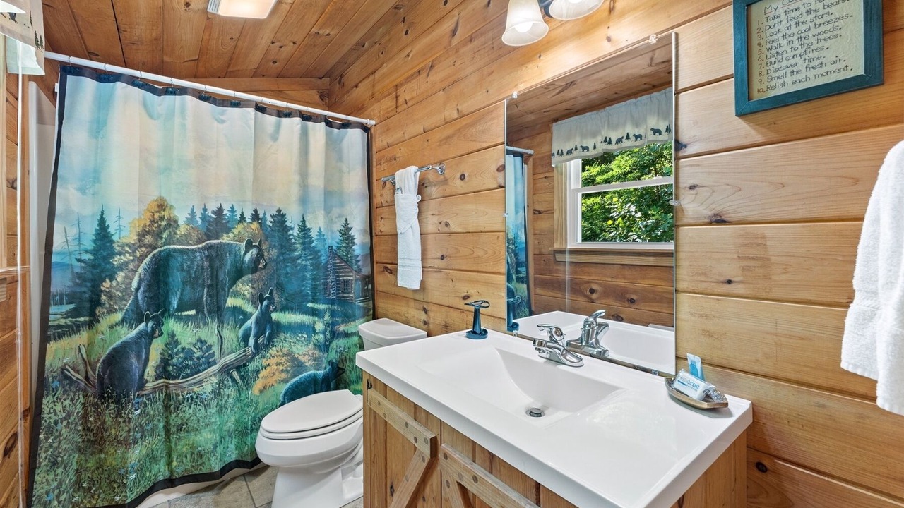 Photo of Bathroom in Hood