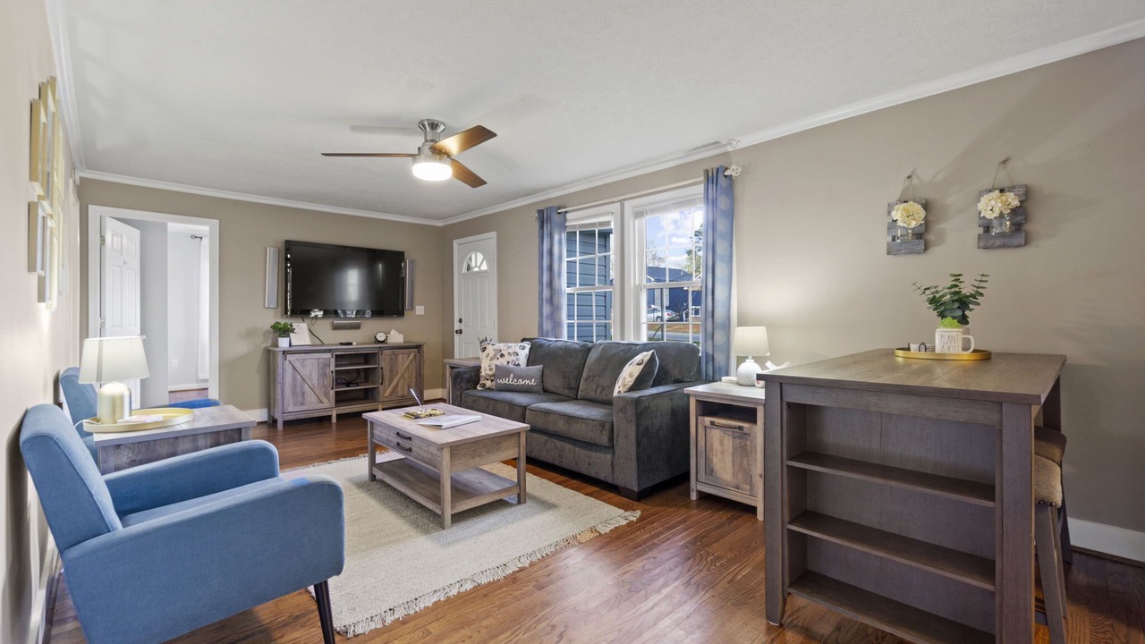 Photo of Livingroom in Travelers Rest