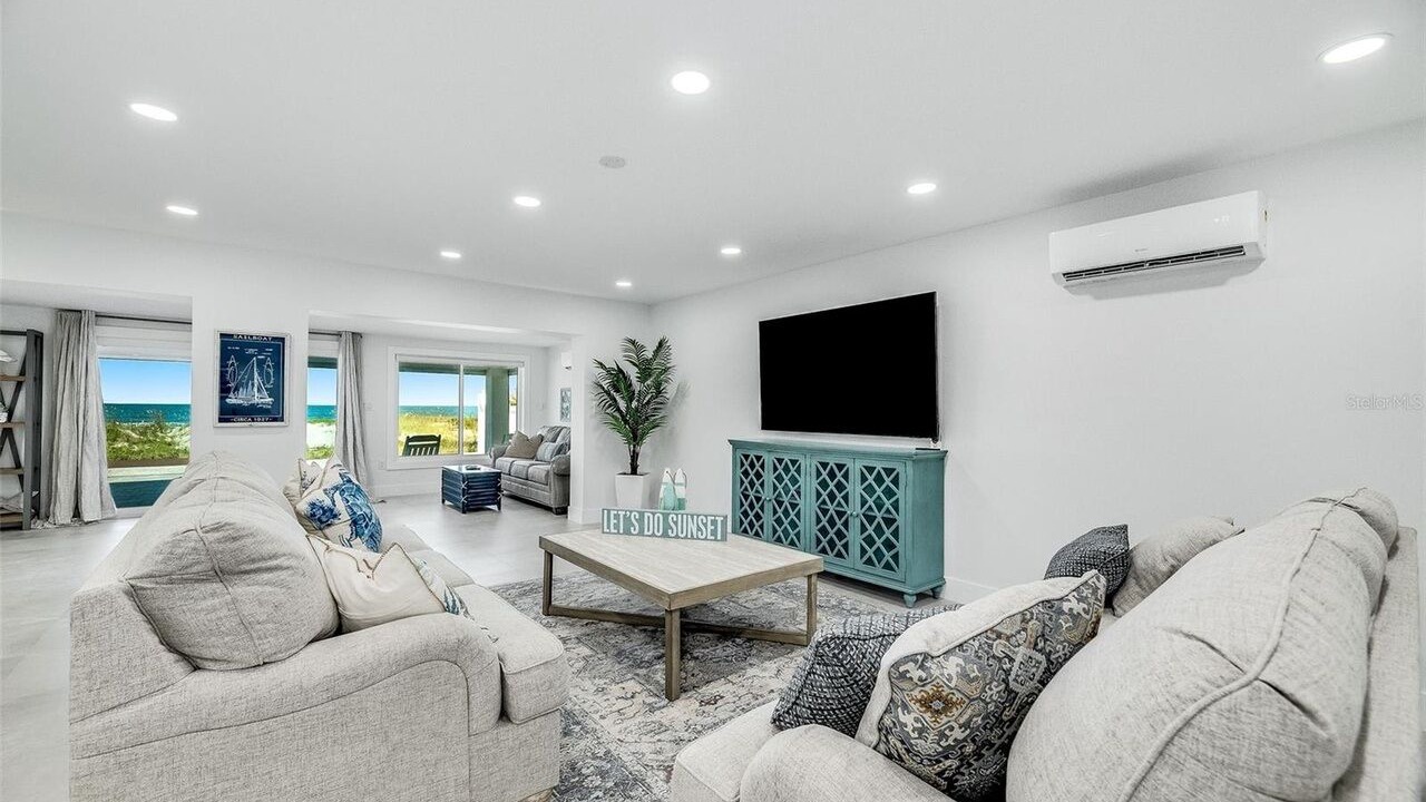 Photo of Livingroom in Cocoa Beach