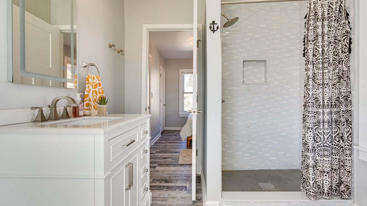 Photo of Bathroom in Buckeye Lake