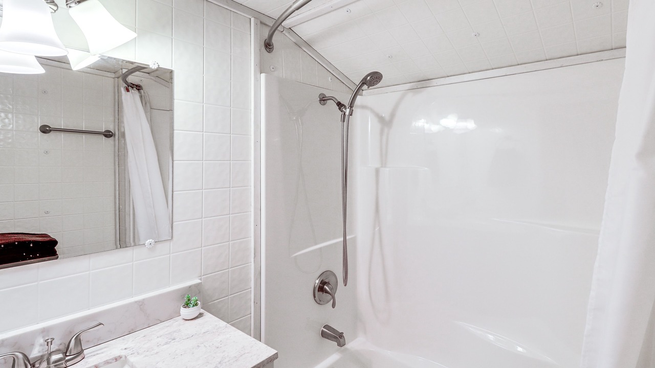 Photo of Bathroom in Jasper