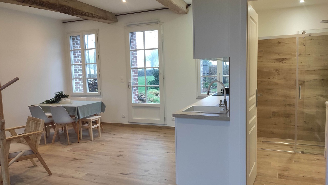 Photo of Others in Meneslies