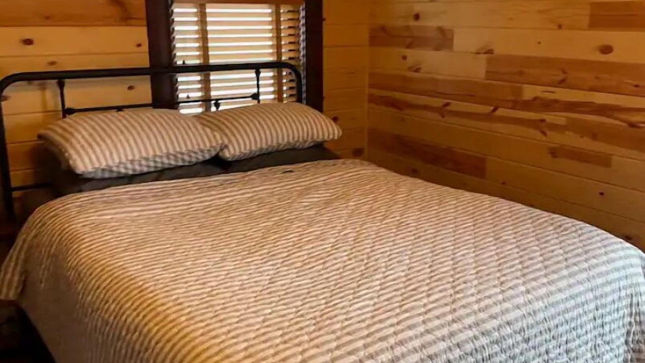 Photo of Bedroom in Utica