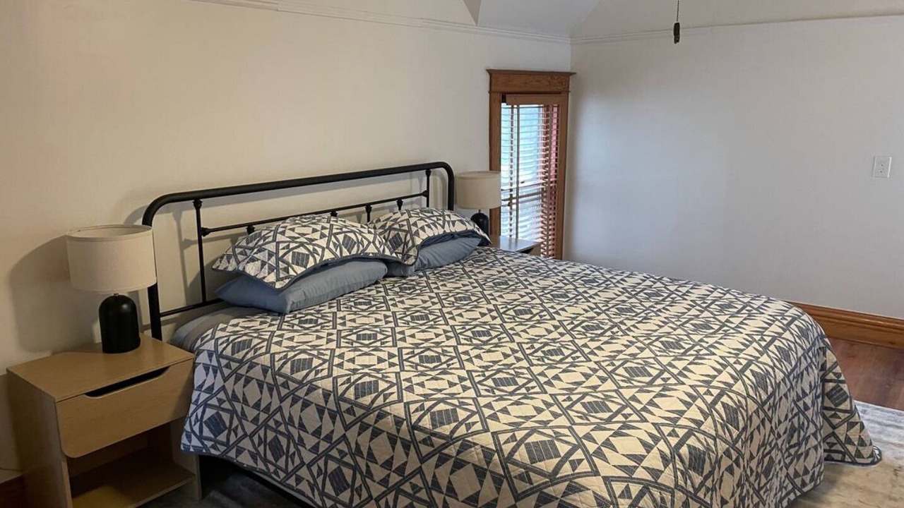 Photo of Bedroom in Utica