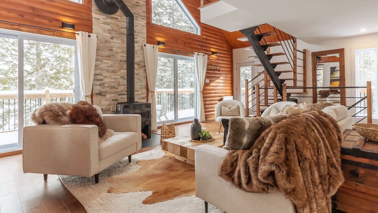 Photo of Livingroom in Val-des-Lacs