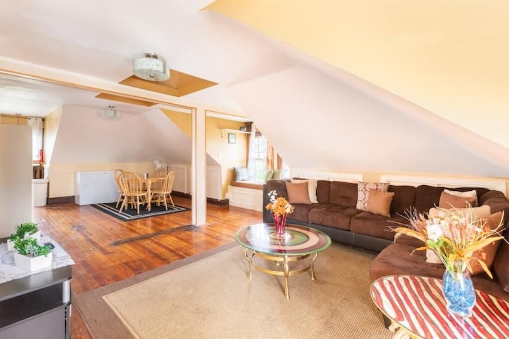 Photo of Livingroom in Upper Darby