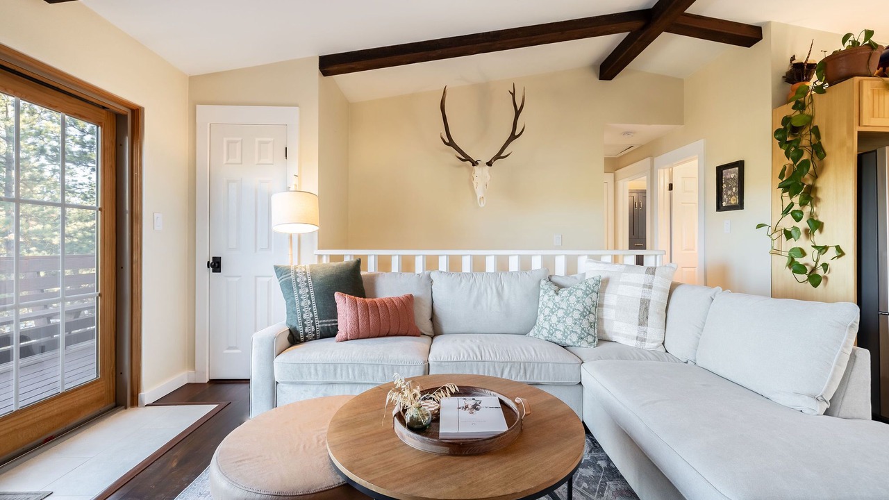 Photo of Livingroom in Bailey