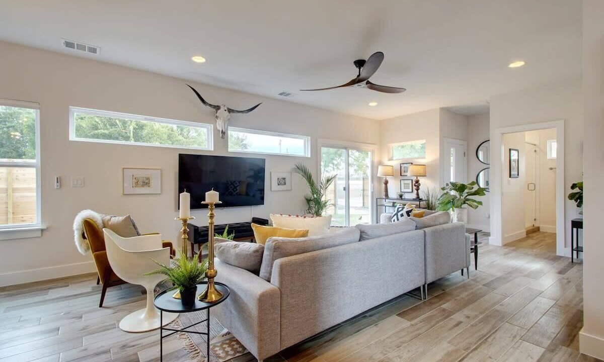 Photo of Livingroom in East MLK