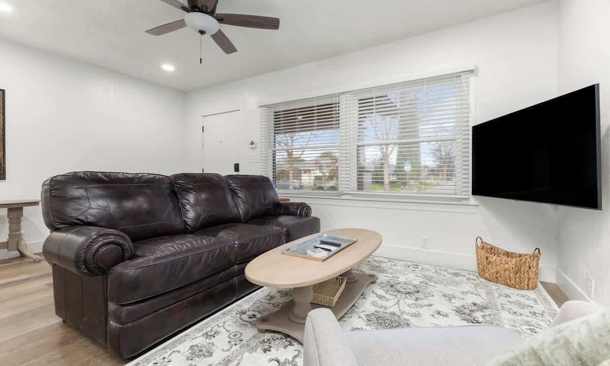 Photo of Livingroom in Visalia