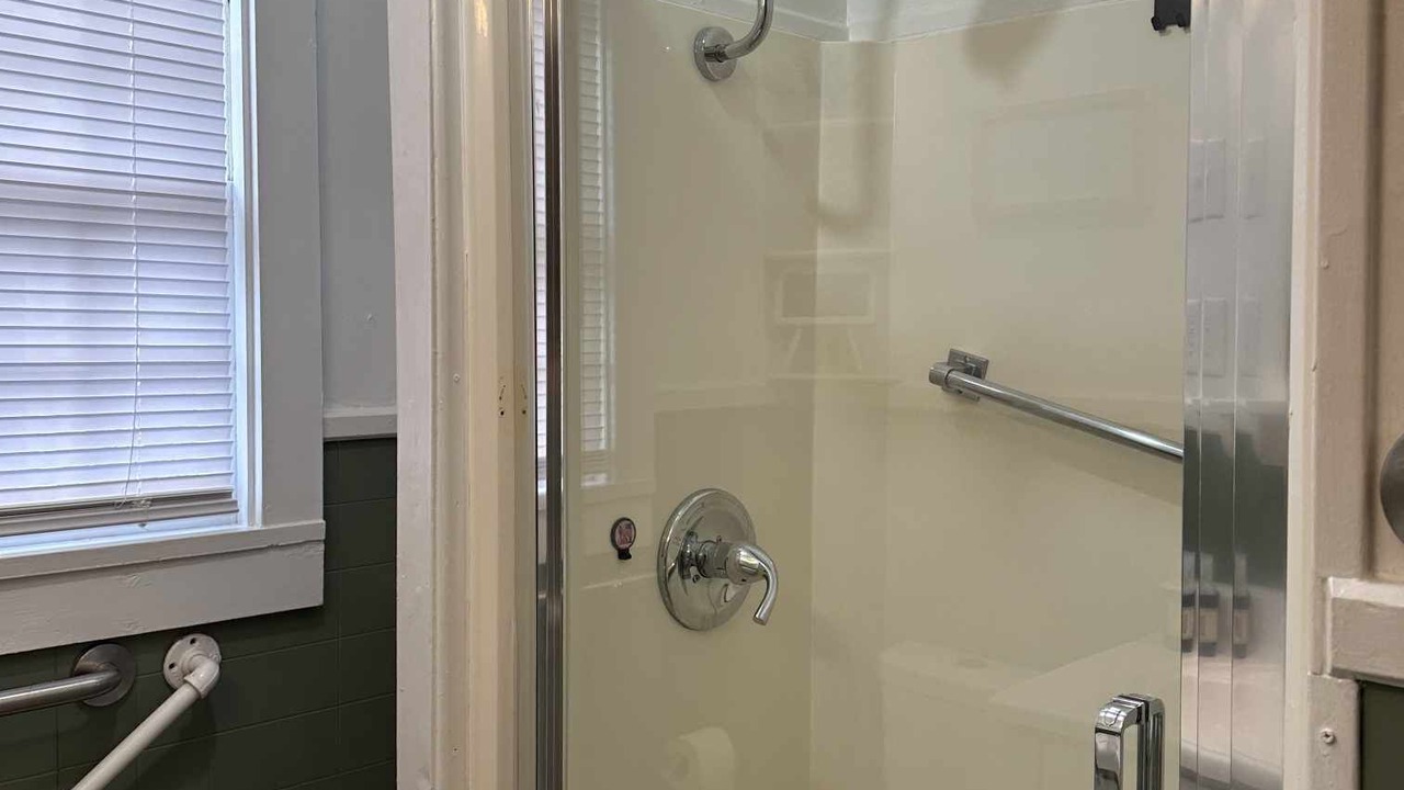 Photo of Bathroom in Greeneville
