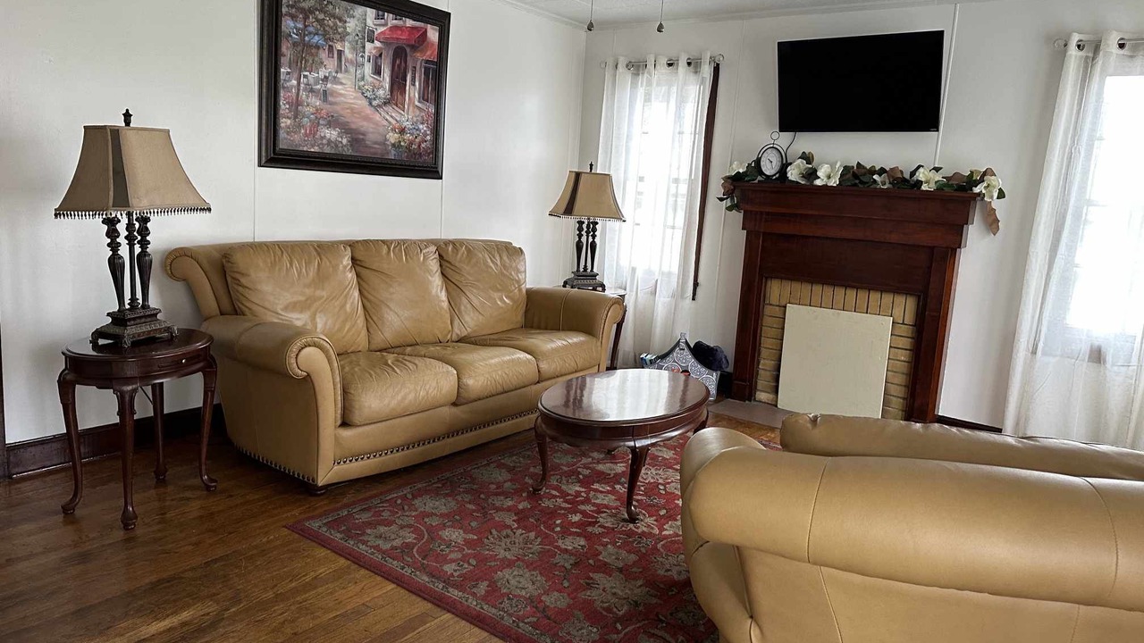 Photo of Livingroom in Greeneville