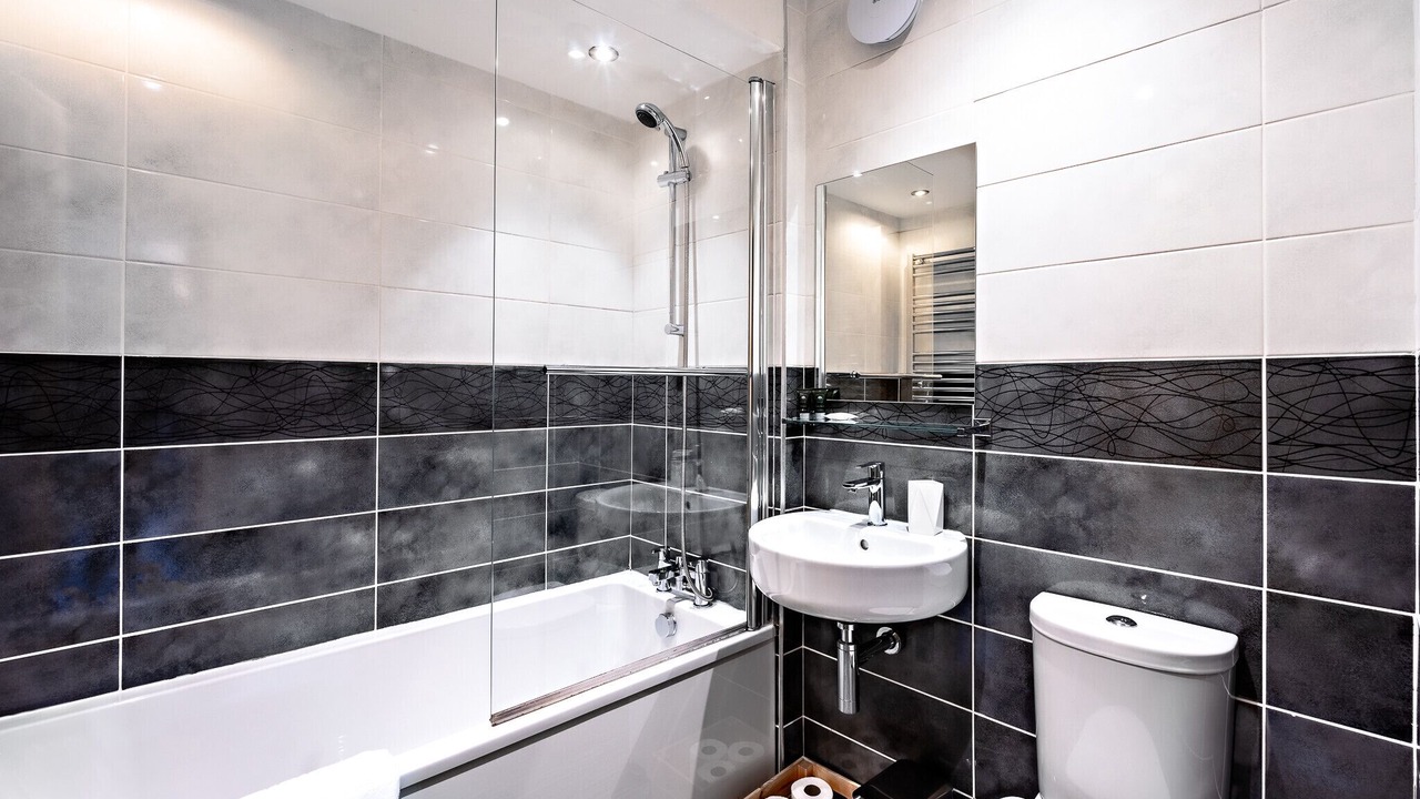 Photo of Bathroom in City Centre Glasgow