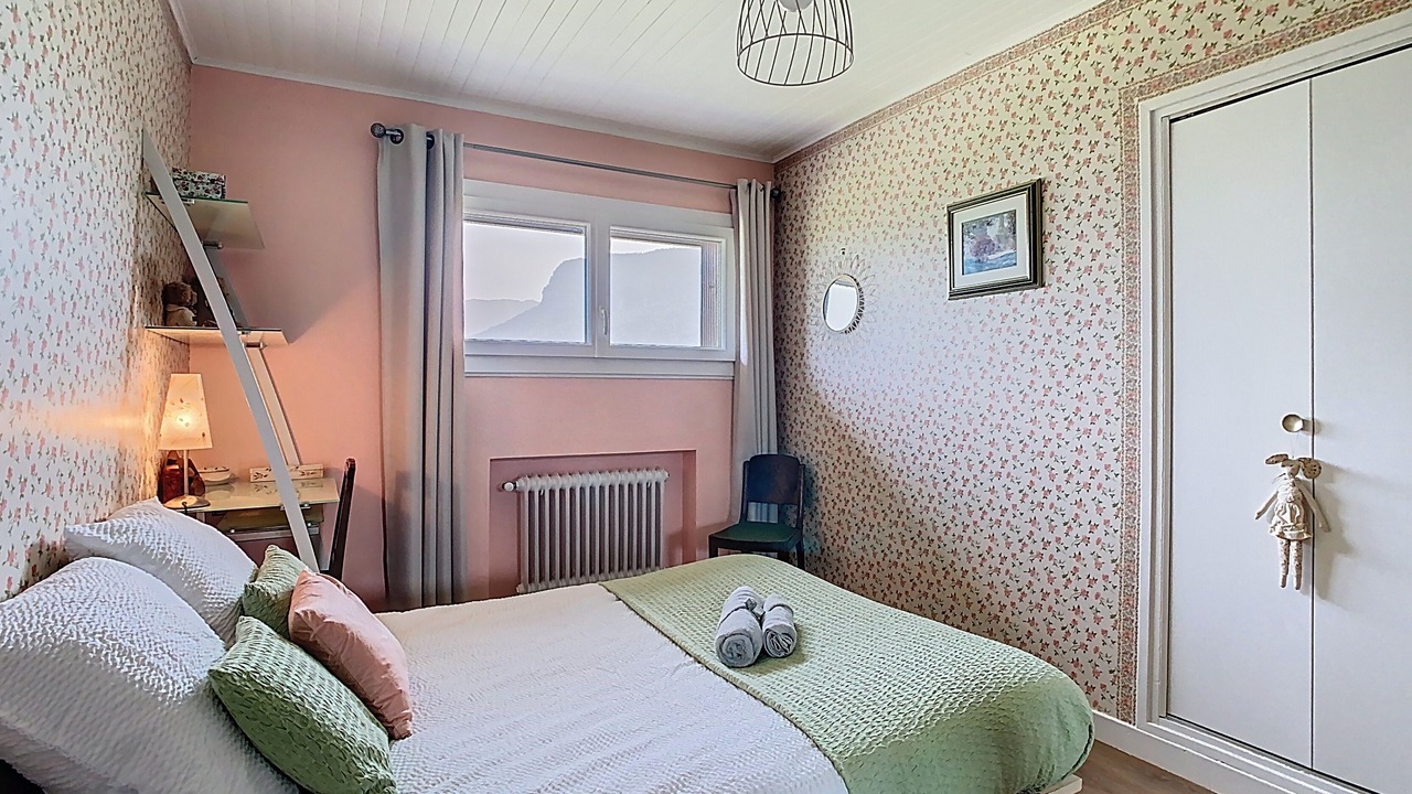 Photo of Bedroom in Saint-Laurent-du-Pont