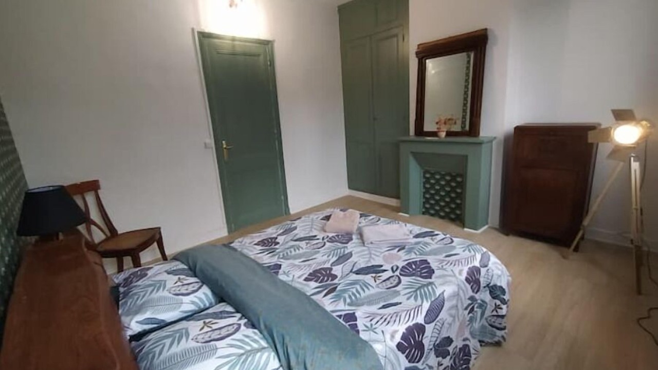 Photo of Bedroom in Deville-les-Rouen