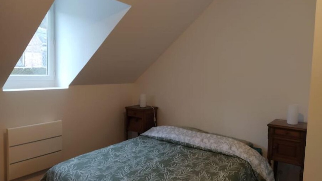 Photo of Bedroom in Deville-les-Rouen