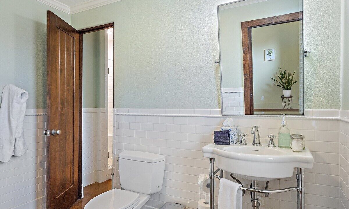 Photo of Bathroom in Sunset Valley