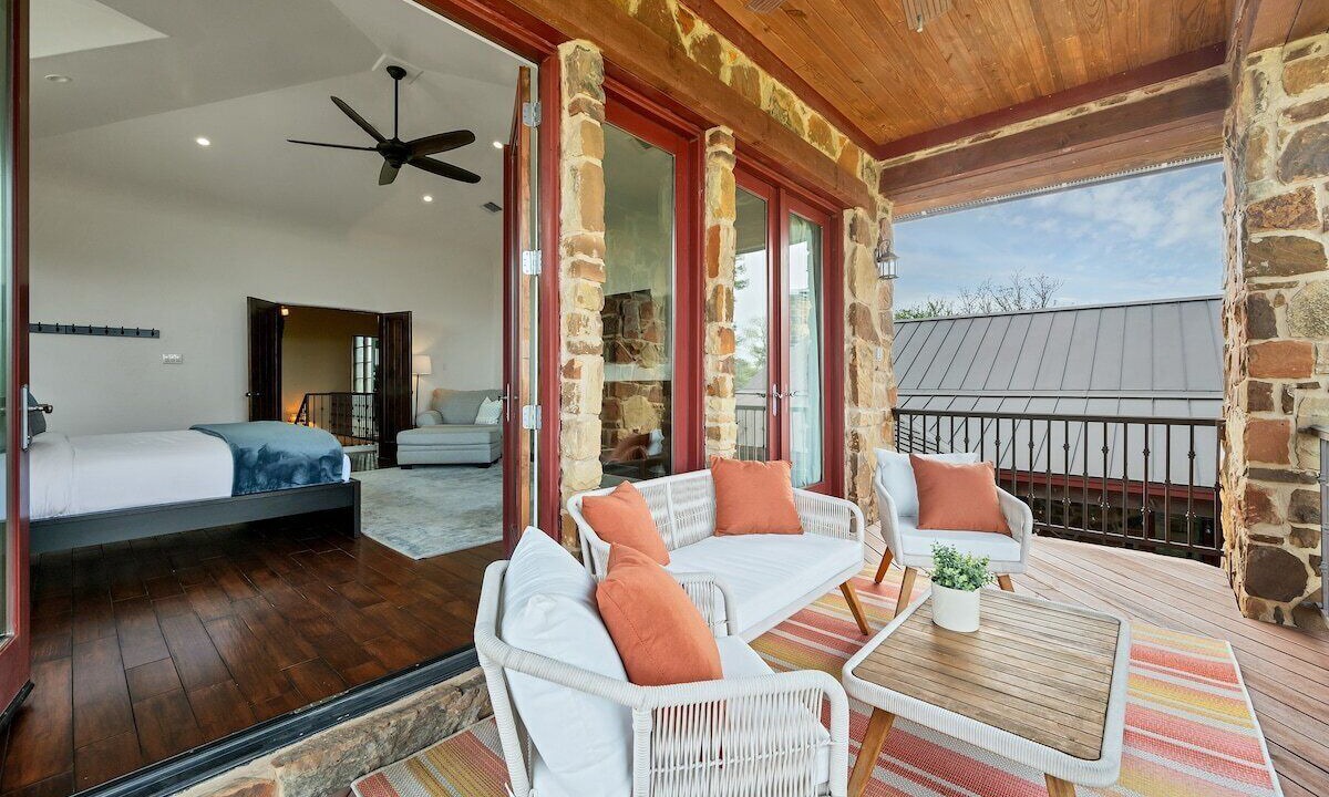 Photo of Patio Balcony in Sunset Valley