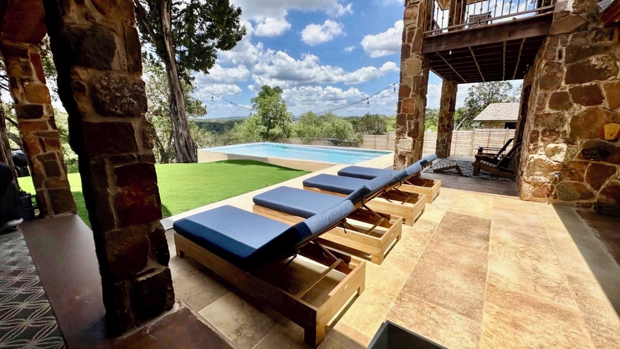 Photo of Patio Balcony in Sunset Valley