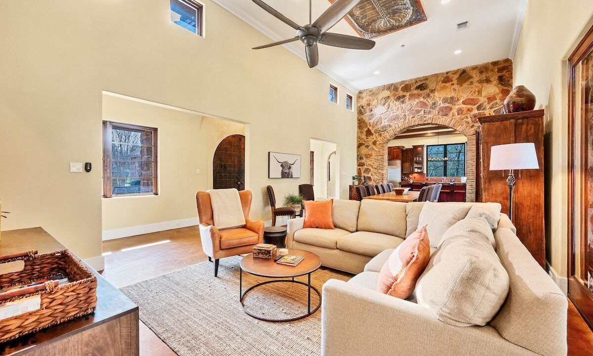 Photo of Livingroom in Sunset Valley