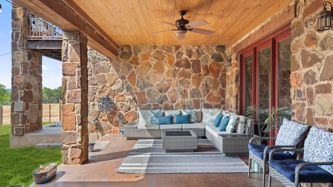Photo of Patio Balcony in Sunset Valley