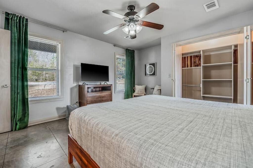 Photo of Bedroom in Quitman