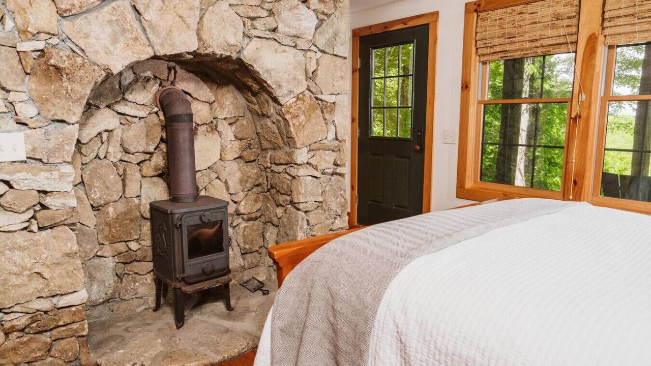 Photo of Bedroom in Lansing