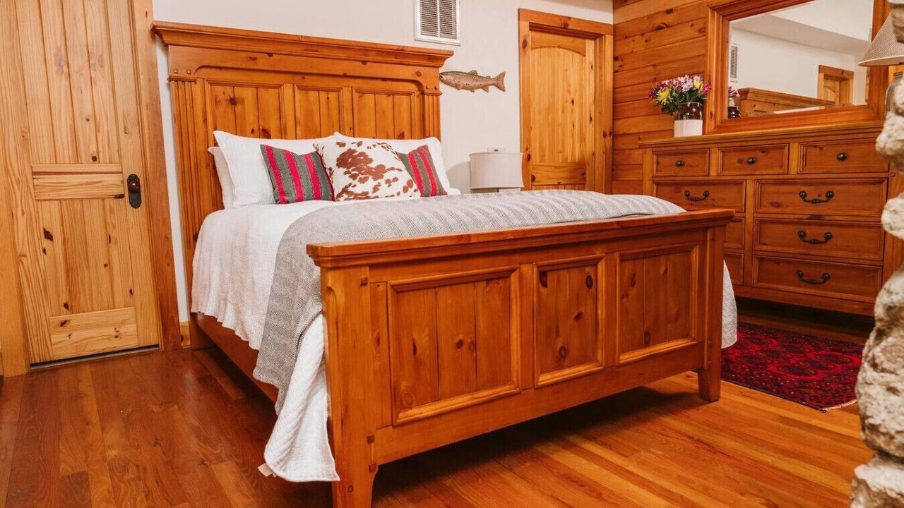 Photo of Bedroom in Lansing