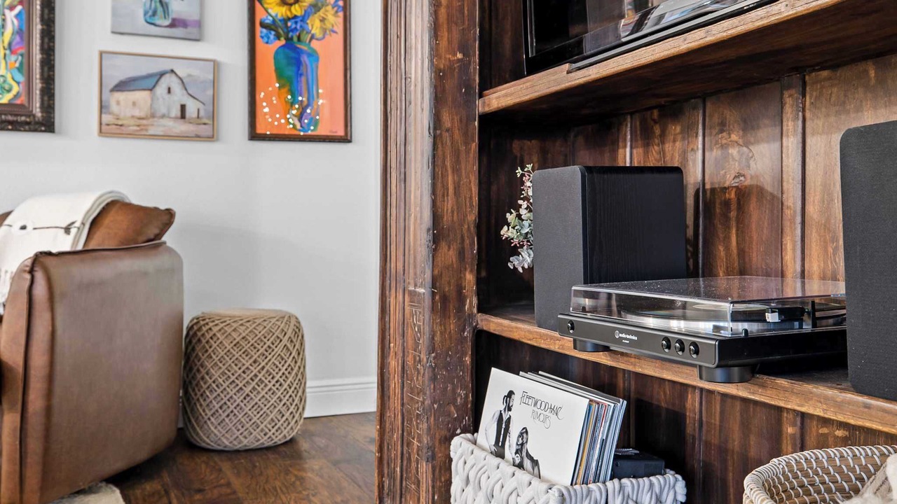 Photo of Livingroom in West Oak Hill