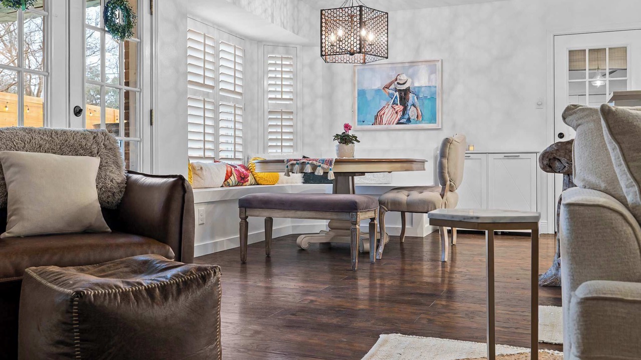 Photo of Livingroom in West Oak Hill