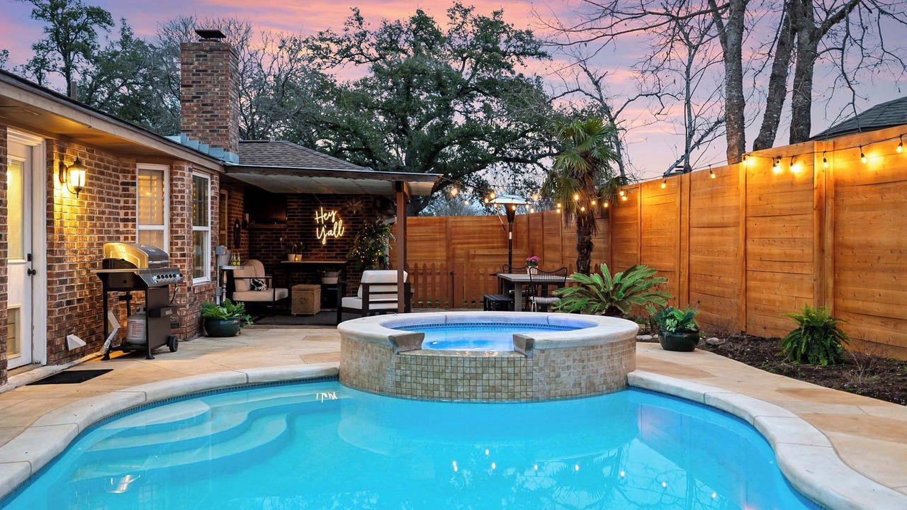 Photo of Outdoor in West Oak Hill