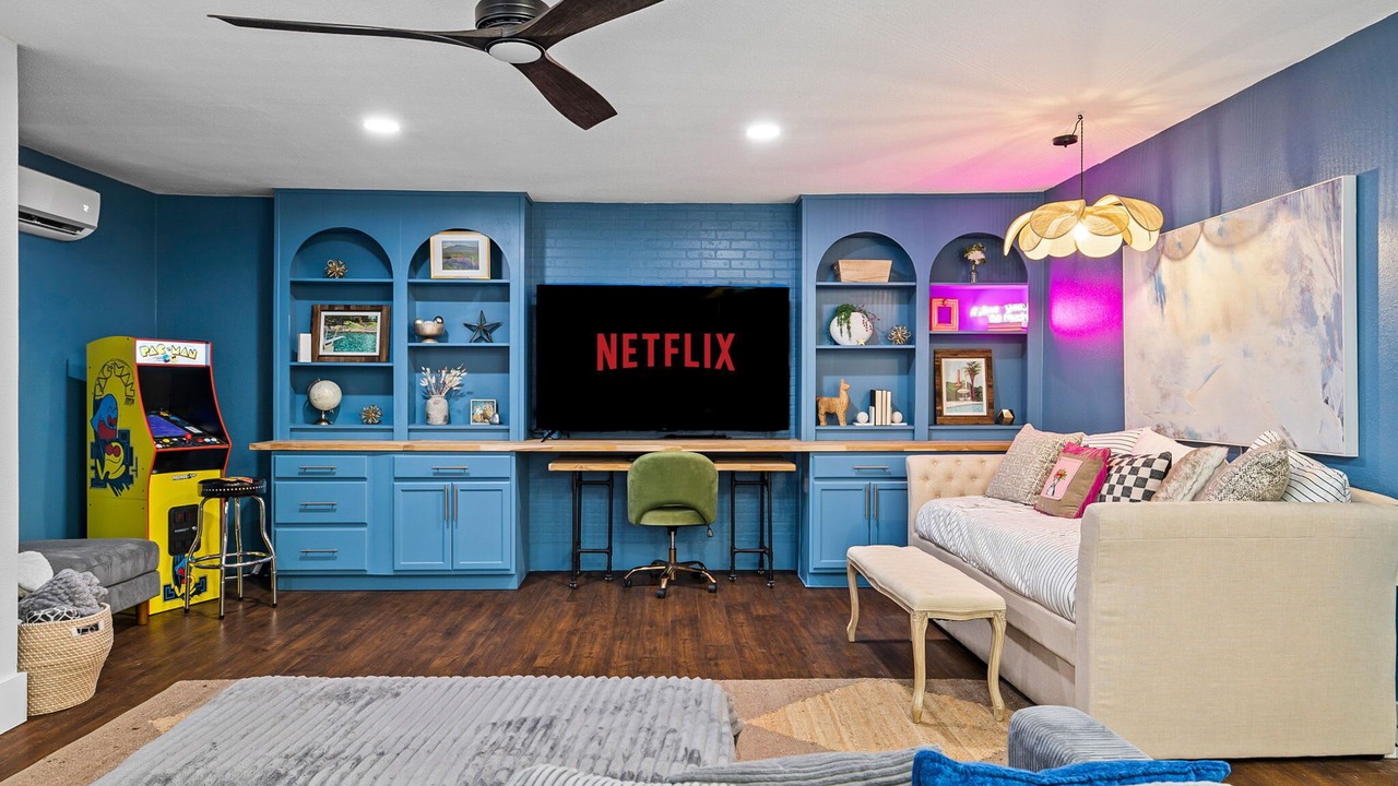 Photo of Livingroom in West Oak Hill