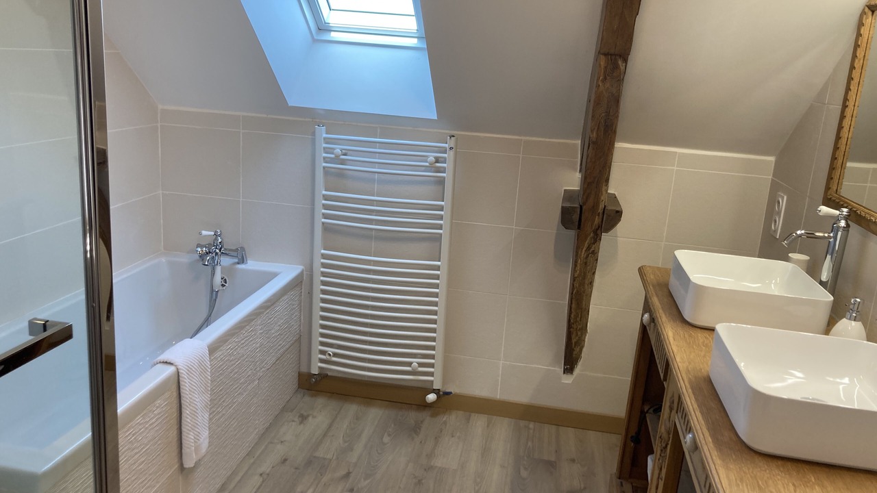 Photo of Bathroom in Malansac