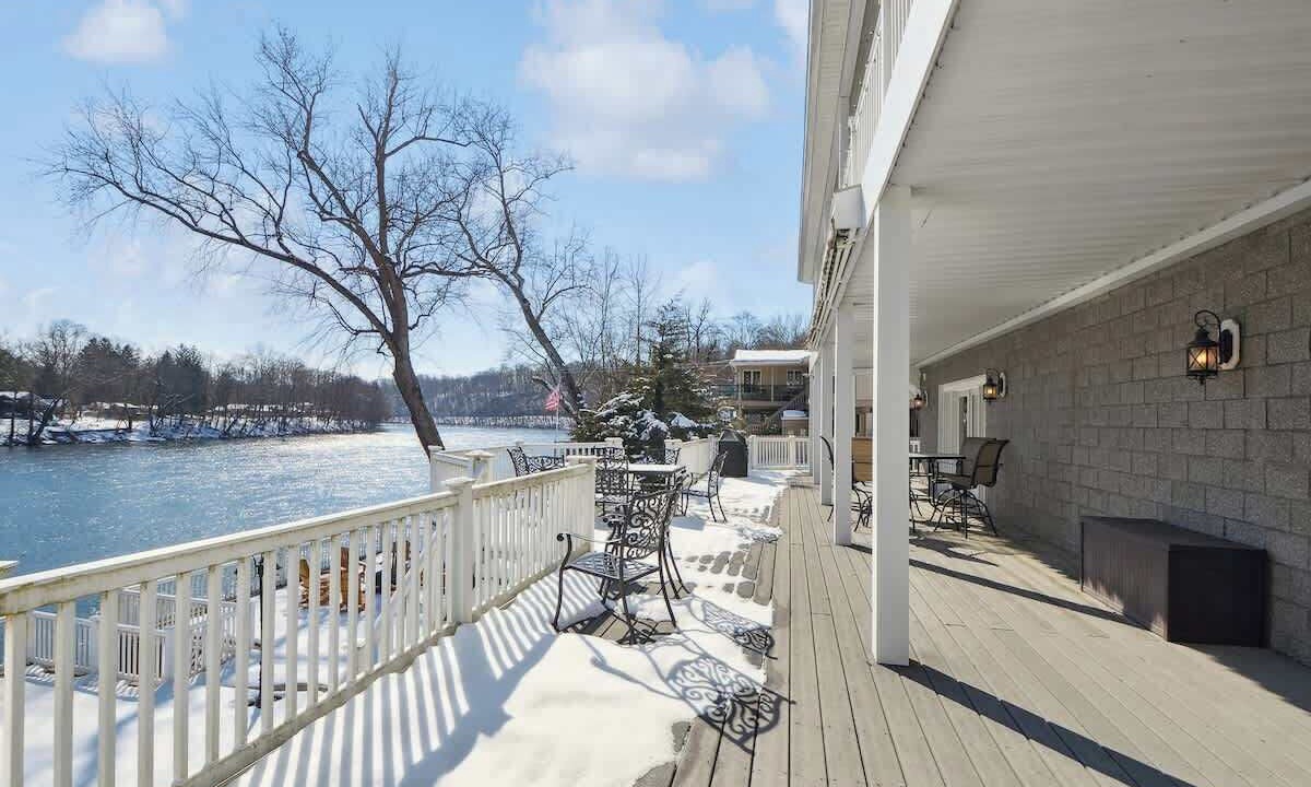 Photo of Patio Balcony in Martins Creek