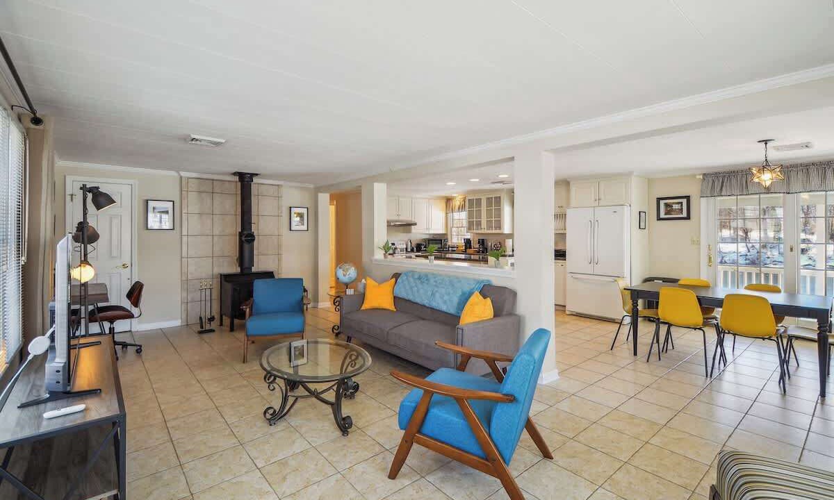 Photo of Livingroom in Martins Creek