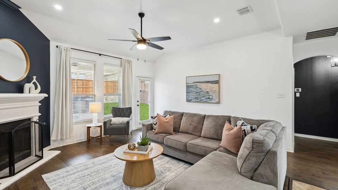 Photo of Livingroom in Keller