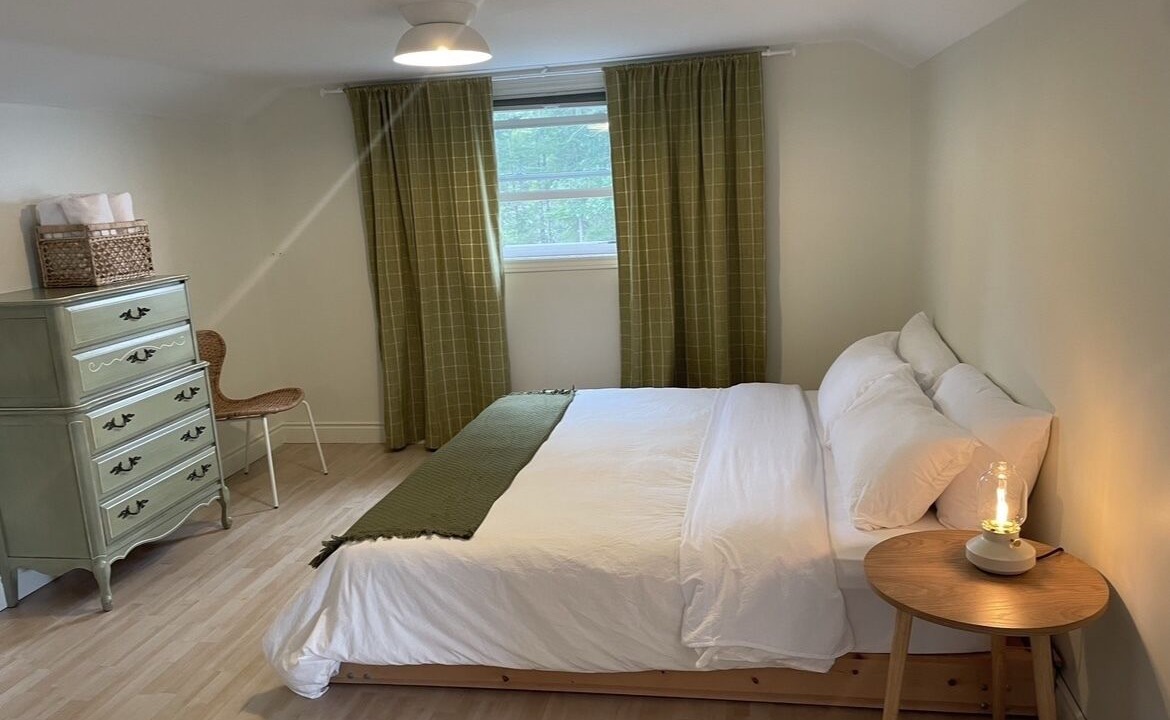 Photo of Bedroom in L'Isle-aux-Allumettes