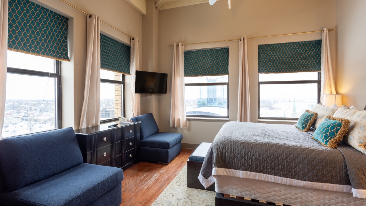 Photo of Bedroom in Downtown Niagara Falls