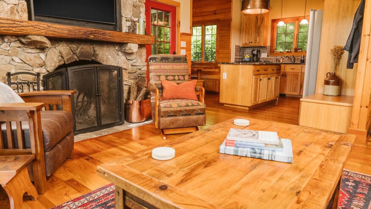 Photo of Livingroom in Lansing