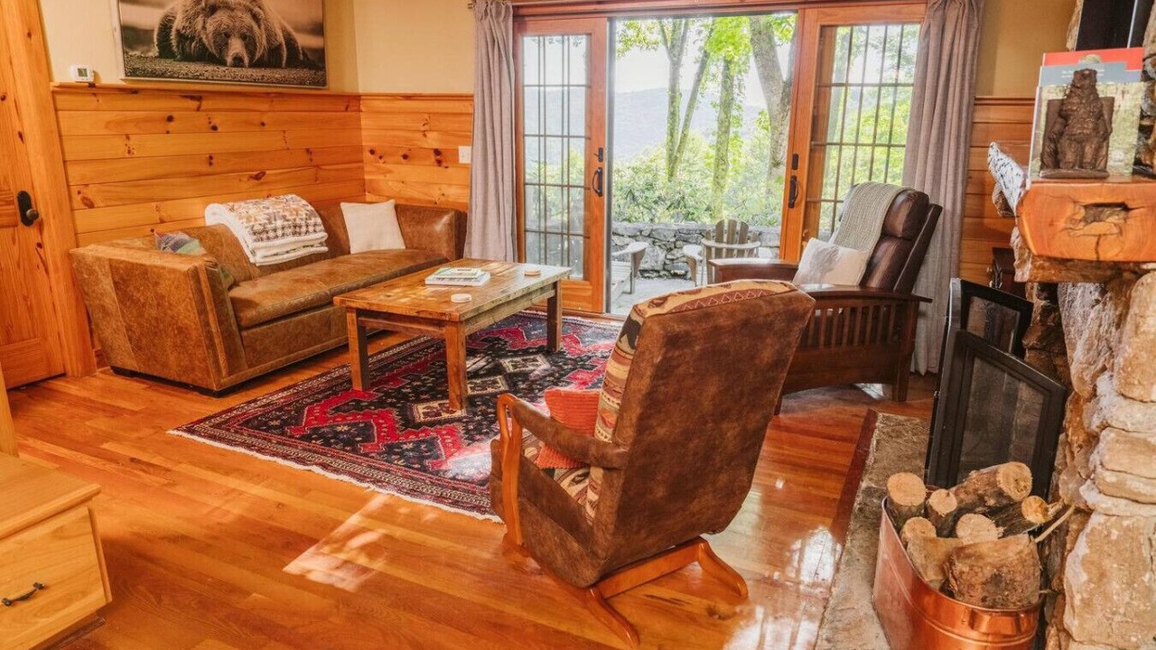 Photo of Livingroom in Lansing