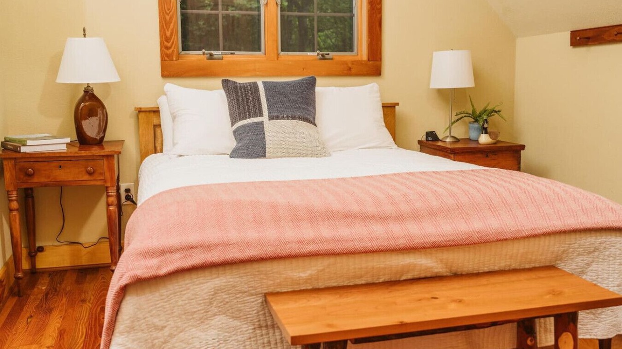 Photo of Bedroom in Lansing