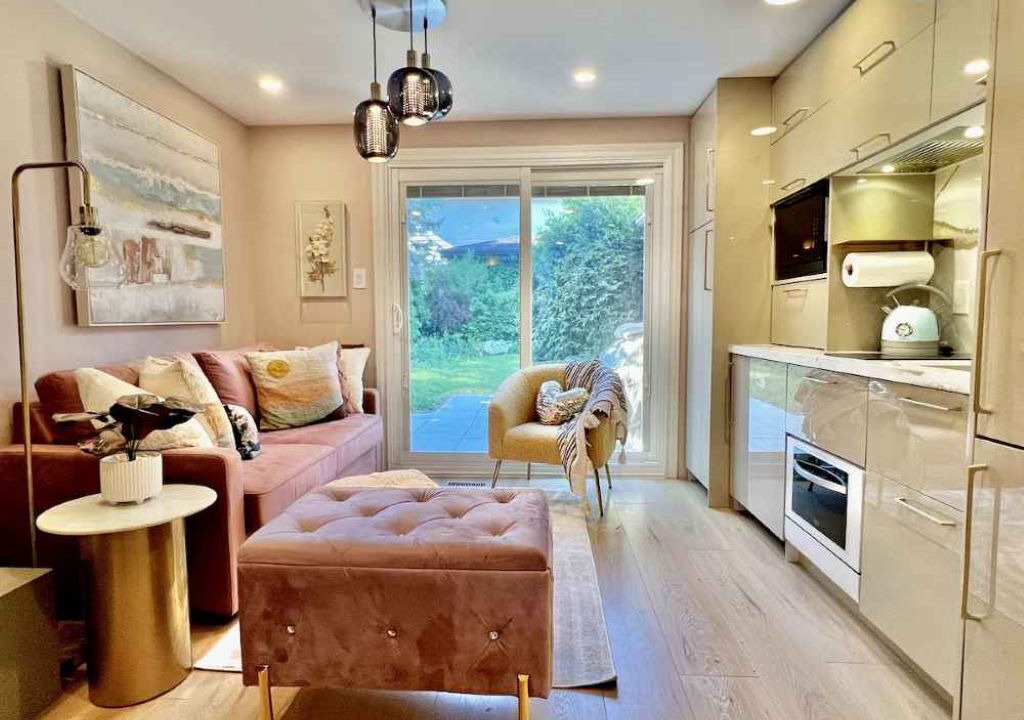 Photo of Livingroom in Thornhill