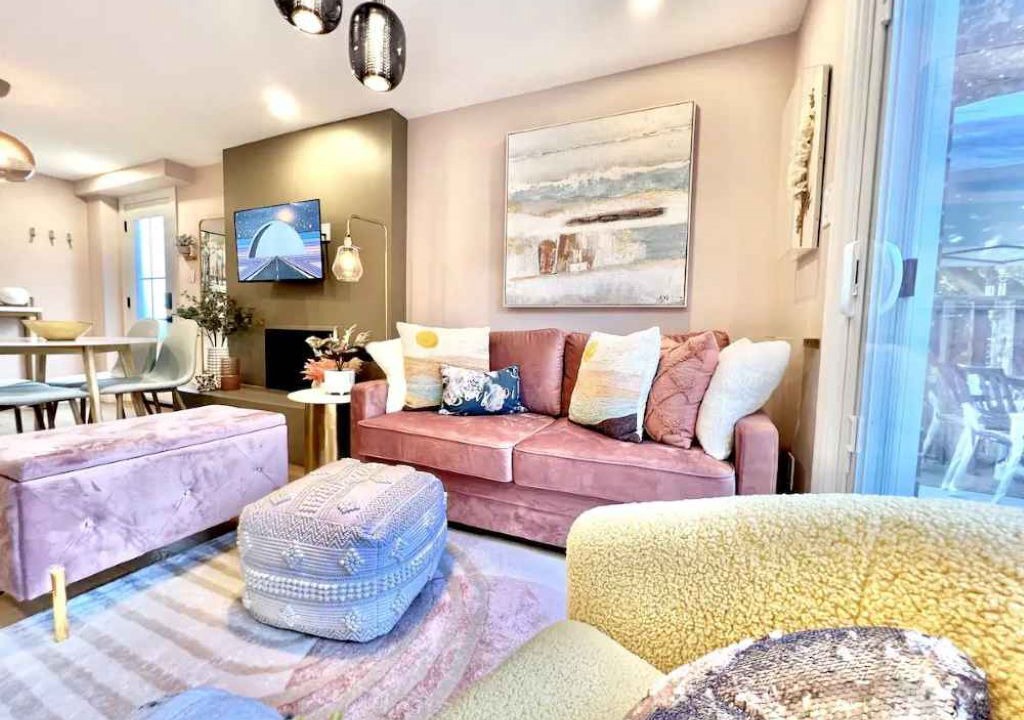 Photo of Livingroom in Thornhill