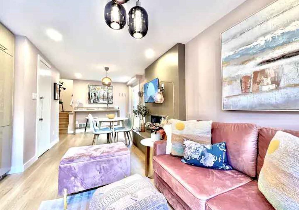 Photo of Livingroom in Thornhill