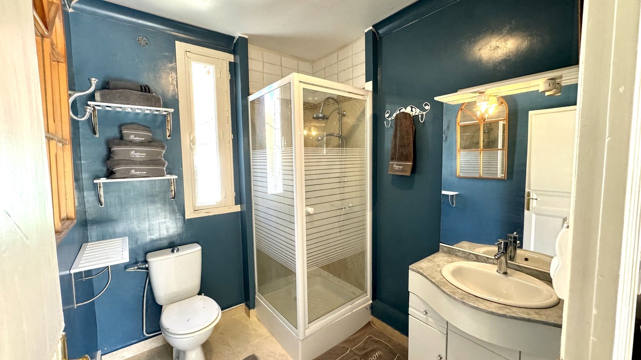 Photo of Bathroom in Saint-Pierre-le-Moutier