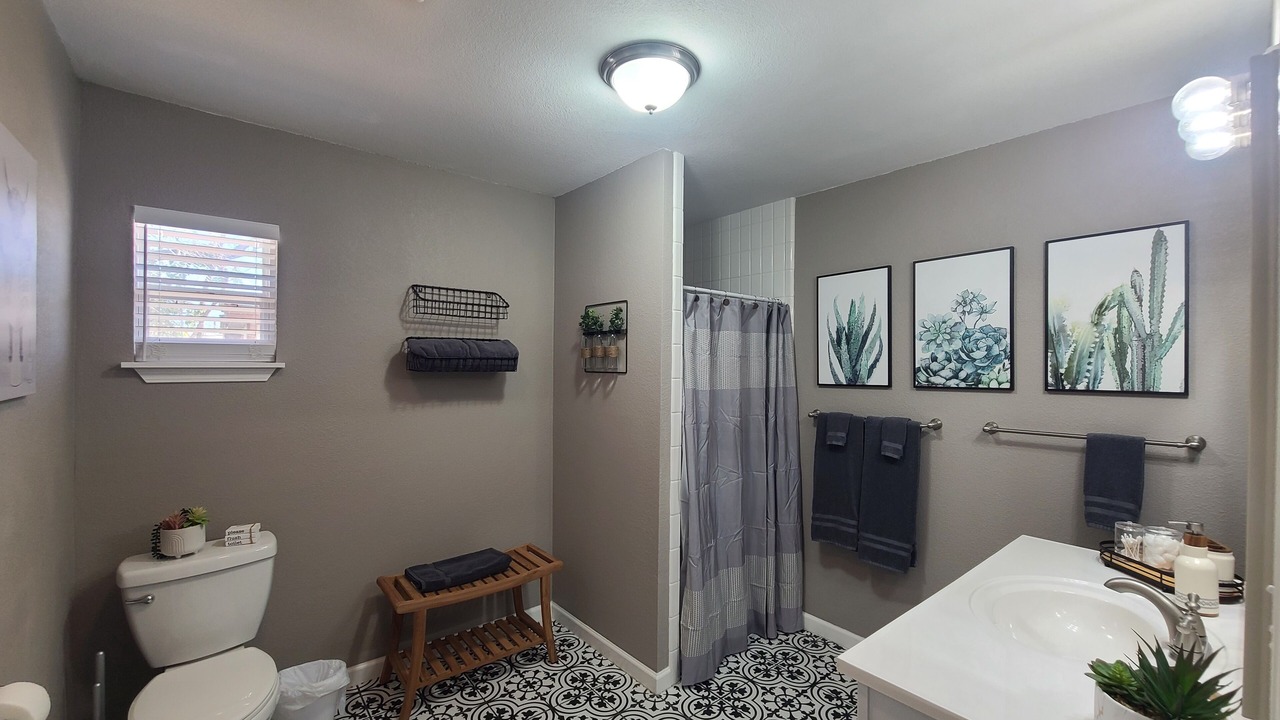 Photo of Bathroom in Junction