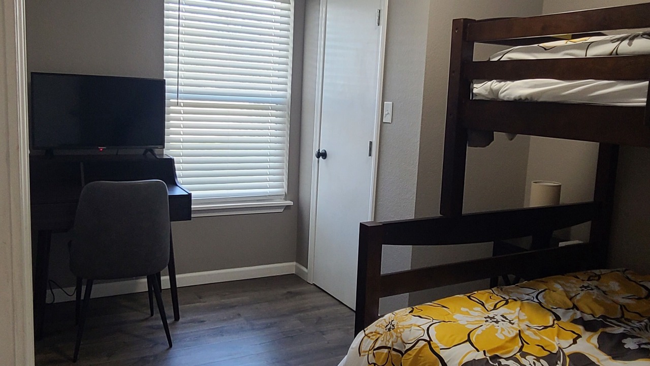 Photo of Bedroom in Junction