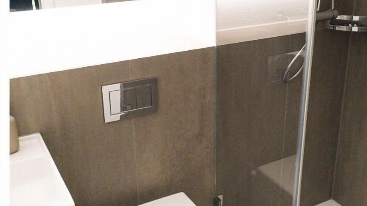 Photo of Bathroom in Iselin